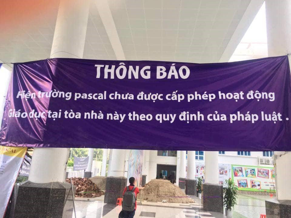Vụ trường học bị đổ gạch, cát ở Hà Nội: Tình hình tồi tệ hơn sau khi Sở GDĐT vào cuộc - Ảnh 4. Vụ trường học bị đổ gạch, cát ở Hà Nội: Tình hình tồi tệ hơn sau khi Sở GDĐT vào cuộc - Ảnh 4.