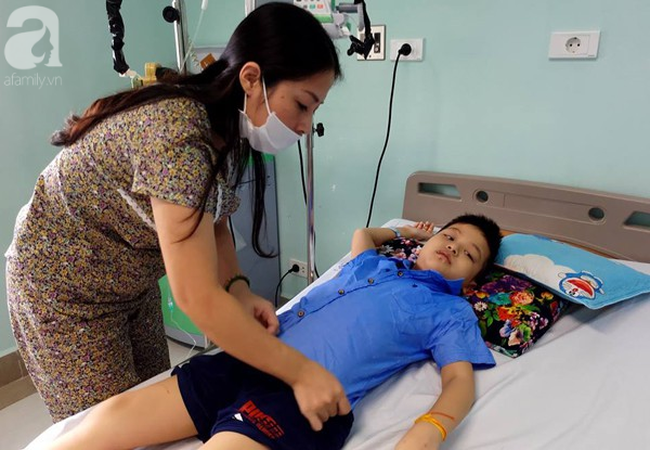 Bé trai 8 tuổi bị ung thư máu và câu hỏi trước ngày khai giảng khiến người mẹ đơn thân òa khóc - Ảnh 4. Bé trai 8 tuổi bị ung thư máu và câu hỏi trước ngày khai giảng khiến người mẹ đơn thân òa khóc - Ảnh 4.