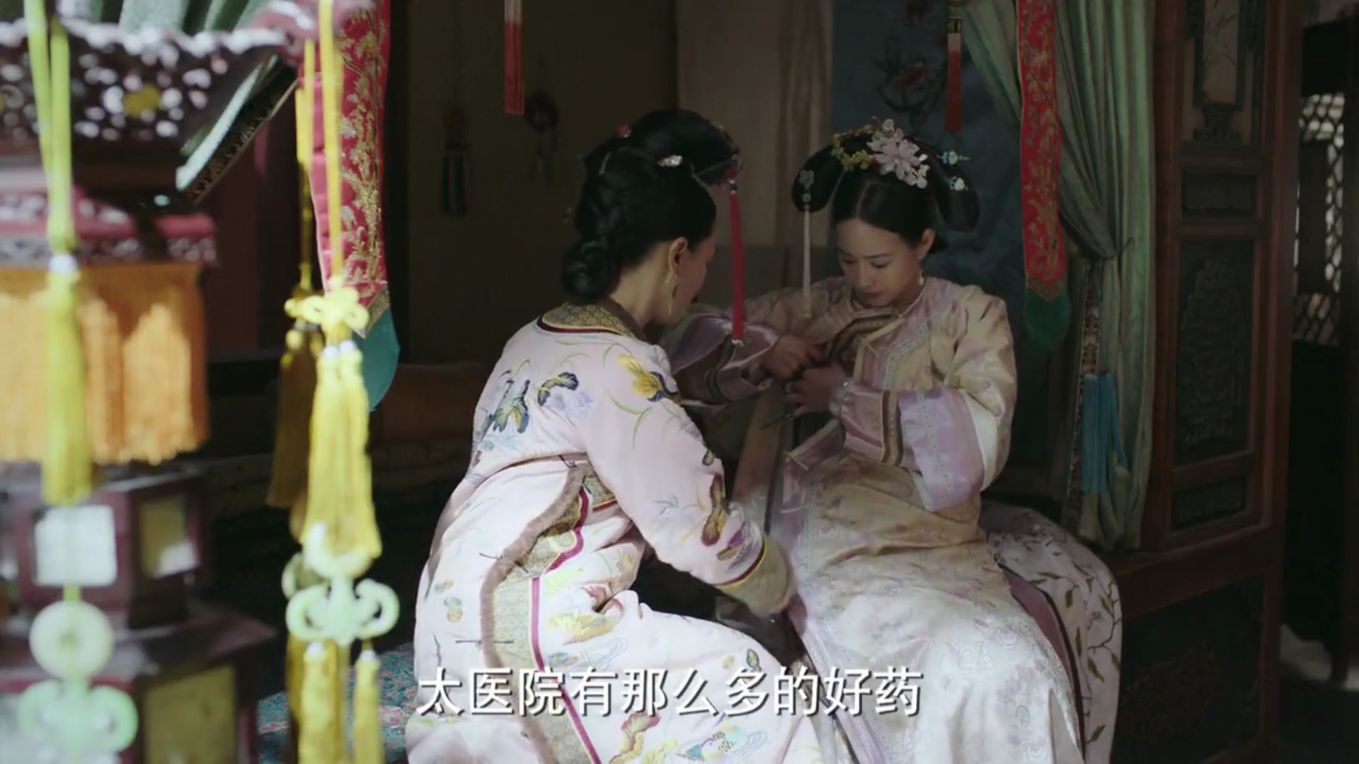 Càn Long cứ như nam phụ bách hợp, chen ngang giữa cuộc tình của Như Ý và Hải Lan trong Như Ý Truyện - Ảnh 2.