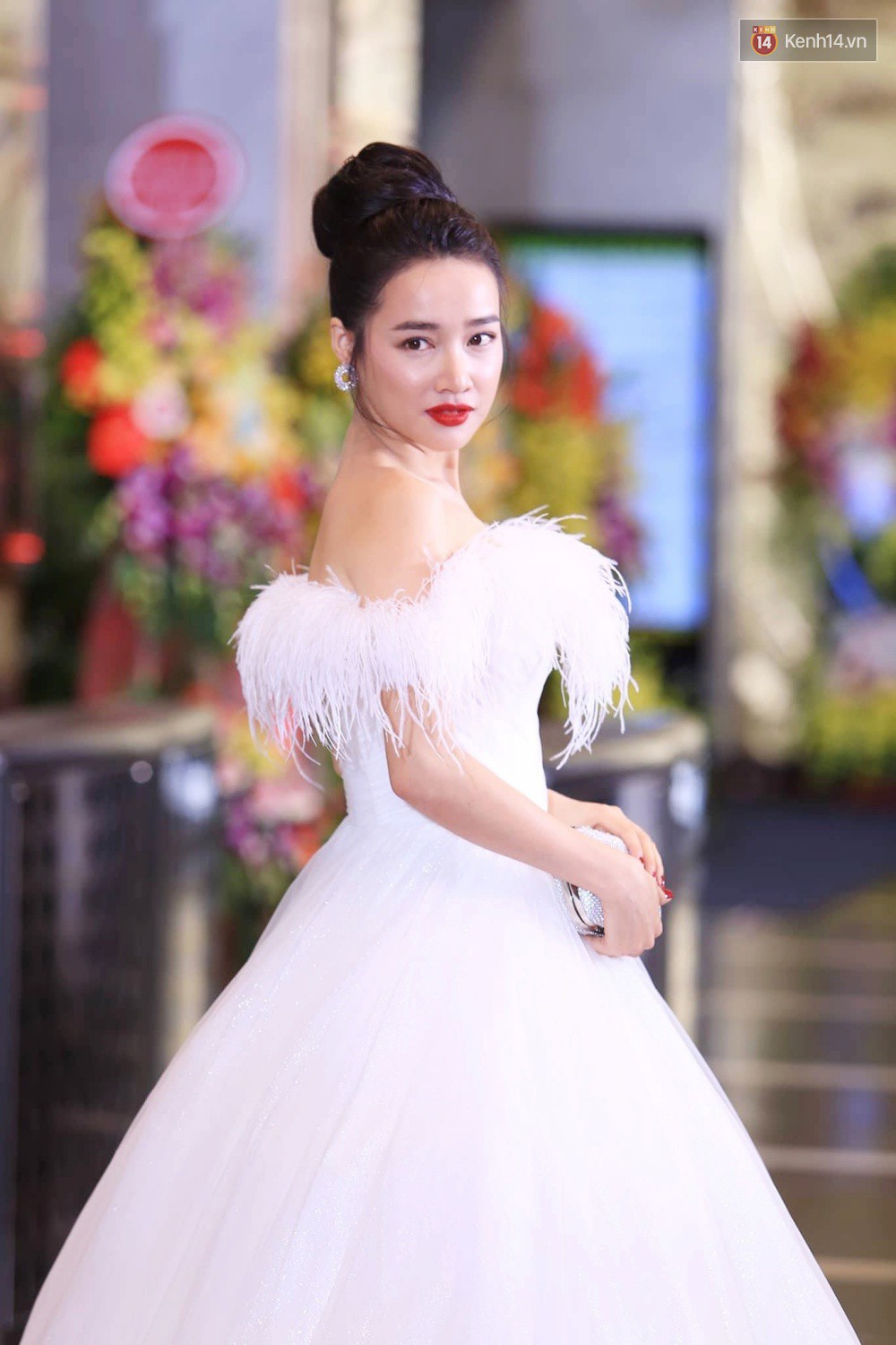 Thảm đỏ VTV Awards 2018: Dàn sao Việt lộng lẫy hội ngộ, Nhã Phương liên tục tạo dáng dùng tay che vòng 2 - Ảnh 2. Thảm đỏ VTV Awards 2018: Dàn sao Việt lộng lẫy hội ngộ, Nhã Phương liên tục tạo dáng dùng tay che vòng 2 - Ảnh 2.