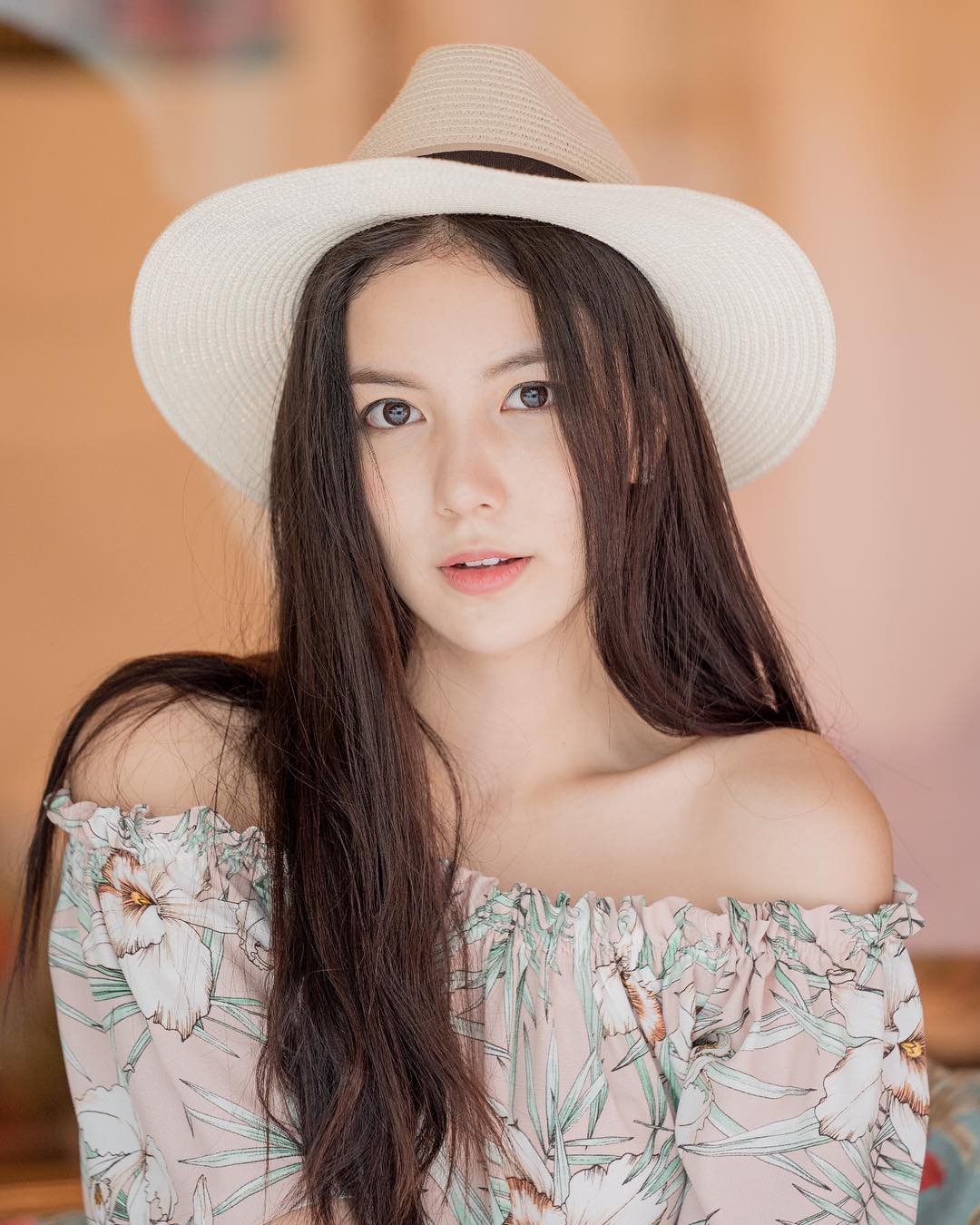 Top mỹ nhân 9X Thái Lan được nhiều người theo đuôi nhất, bất ngờ đứng đầu là người đẹp nhà YG - Ảnh 6. Top mỹ nhân 9X Thái Lan được nhiều người theo đuôi nhất, bất ngờ đứng đầu là người đẹp nhà YG - Ảnh 6.