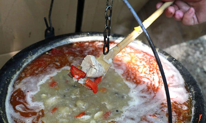 Bên trong cuộc thi nấu ăn kì lạ nhất thế giới với nguyên liệu chính khiến nhiều người nghe tên đã không dám đụng đũa - Ảnh 3.