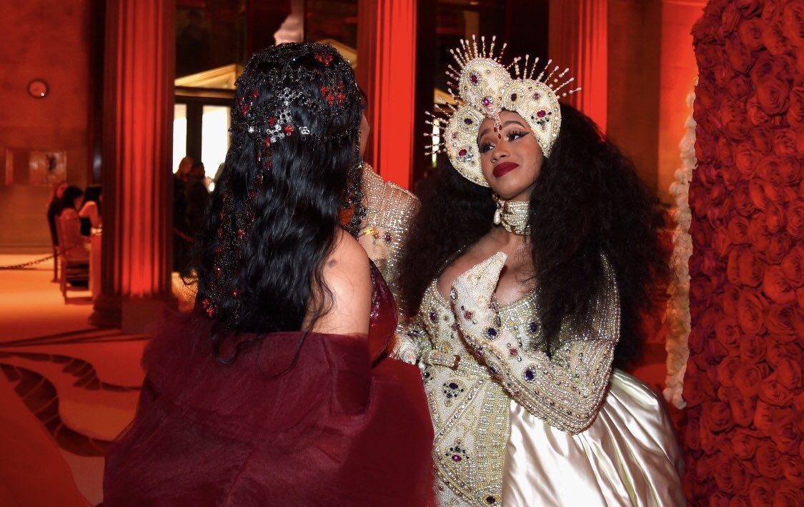 Góc drama: Mới tháng 5 còn chị chị em em ở Met Gala, sang tháng 9 Cardi B và Nicki Minaj đã lao vào xô xát - Ảnh 3. Góc drama: Mới tháng 5 còn chị chị em em ở Met Gala, sang tháng 9 Cardi B và Nicki Minaj đã lao vào xô xát - Ảnh 3.