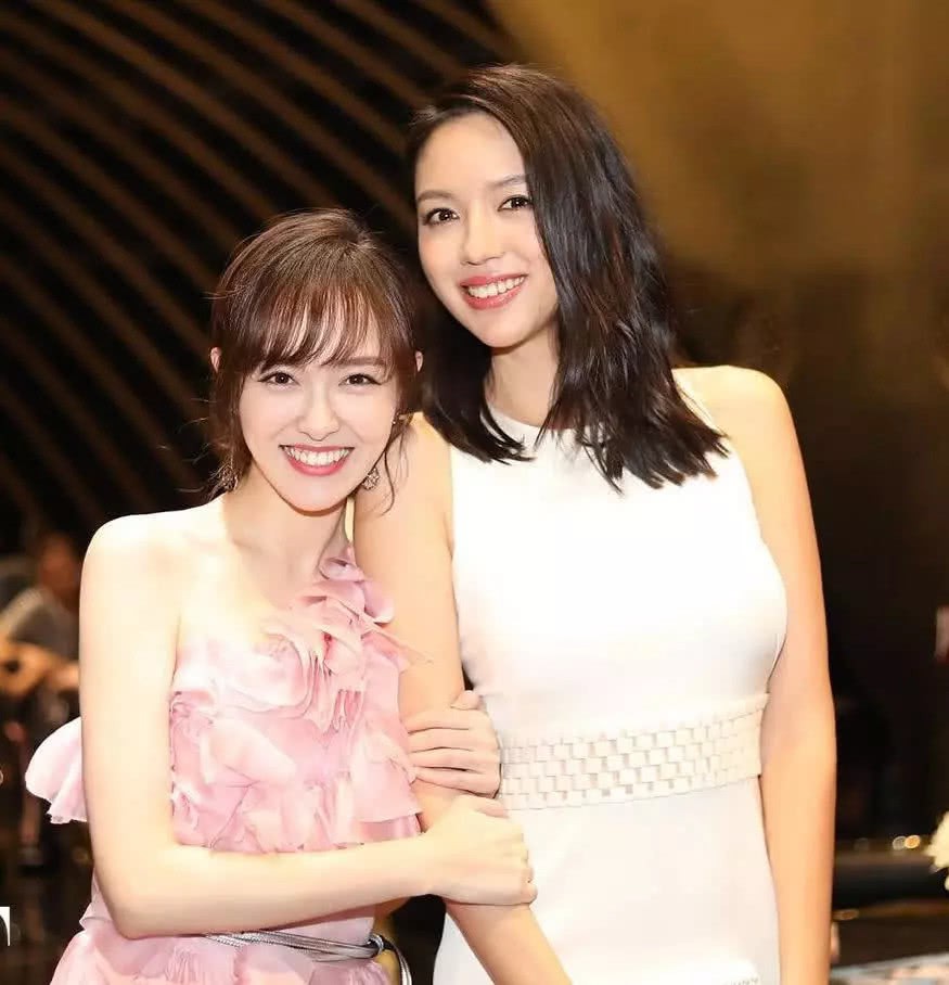 Mang tiếng hảo tỷ muội lâu năm, Dương Mịch - Đường Yên lại lơ nhau tại sự kiện như không hề thân quen - Ảnh 18. Mang tiếng hảo tỷ muội lâu năm, Dương Mịch - Đường Yên lại lơ nhau tại sự kiện như không hề thân quen - Ảnh 18.