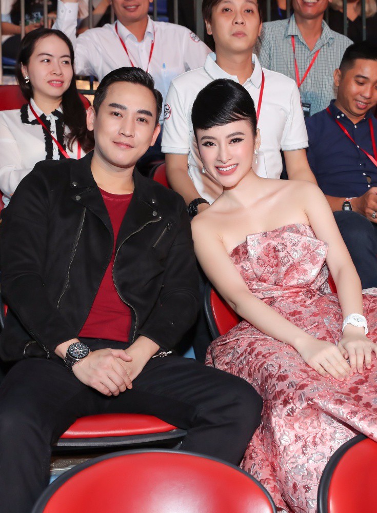 Angela Phương Trinh hoá tiểu thư đài các, Bùi Tiến Dũng gây chú ý tại sự kiện - Ảnh 9. Angela Phương Trinh hoá tiểu thư đài các, Bùi Tiến Dũng gây chú ý tại sự kiện - Ảnh 9.