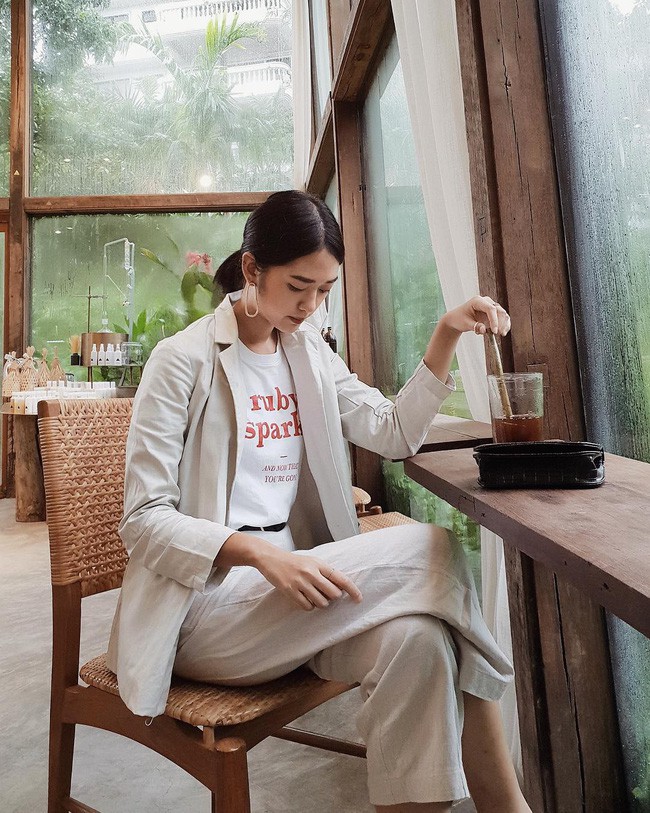 Trời chuyển gi&oacute; m&ugrave;a, n&agrave;ng n&agrave;o chưa kịp sắm đồ mới th&igrave; chỉ cần 5 item c&oacute; sẵn trong tủ l&agrave; cũng đủ ấm rồi - Ảnh 17.