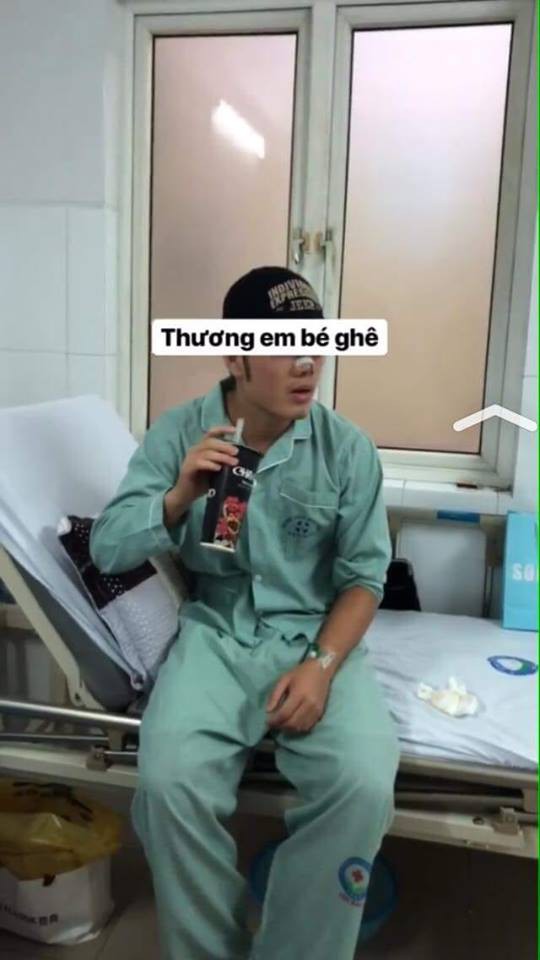 Fan x&oacute;t xa nh&igrave;n h&igrave;nh ảnh Lương Xu&acirc;n Trường băng mũi sau tiểu phẫu - Ảnh 1.