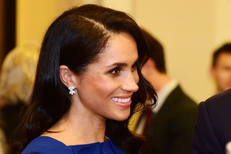 Ngay cả khi diện trang sức, Công nương Kate và Meghan cũng phải tuân thủ luật riêng để tránh bị cho là "khoe của" 6 Ngay cả khi diện trang sức, Công nương Kate và Meghan cũng phải tuân thủ luật riêng để tránh bị cho là khoe của - Ảnh 6.