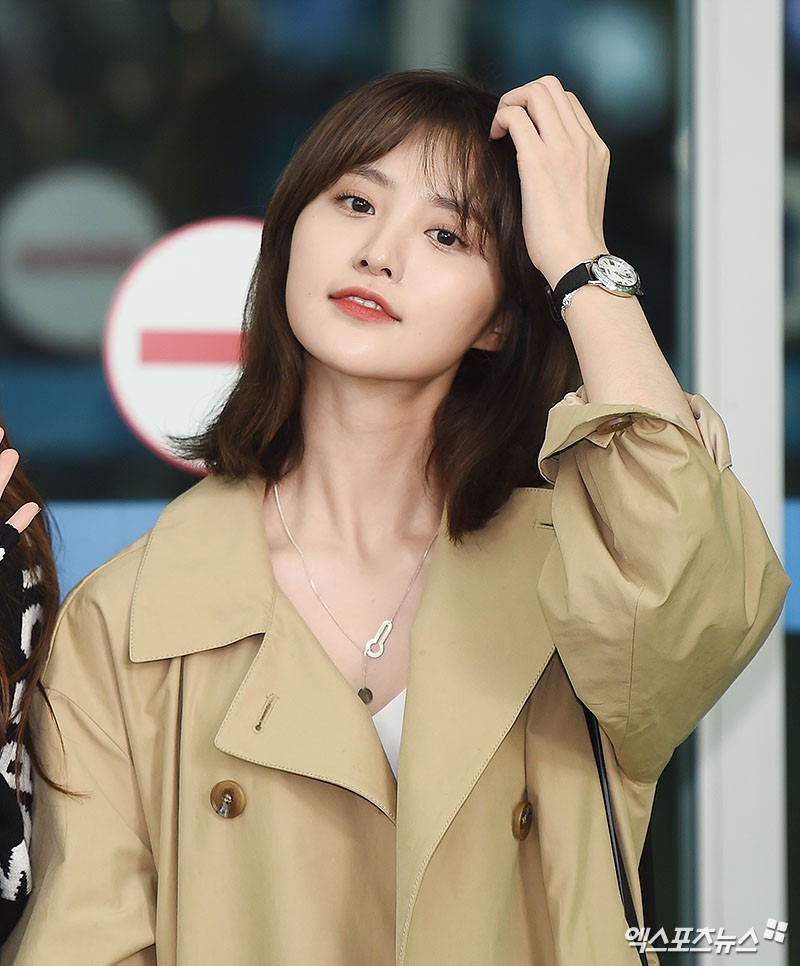 Màn đọ sắc khủng nhất tại sân bay: Black Pink đẹp miễn chê, Hani khoe body thần thánh bên EXID, Lee Jong Suk - Ảnh 19. Màn đọ sắc khủng nhất tại sân bay: Black Pink đẹp miễn chê, Hani khoe body thần thánh bên EXID, Lee Jong Suk - Ảnh 19.