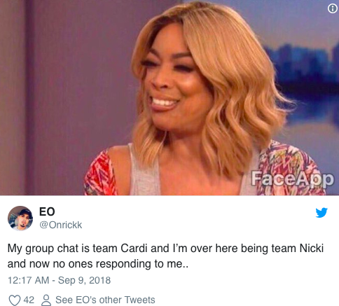 Loạt clip chế và bình luận vui đừng hỏi về vụ Cardi B đánh nhau tung giời với Nicki Minaj giữa sự kiện - Ảnh 12.