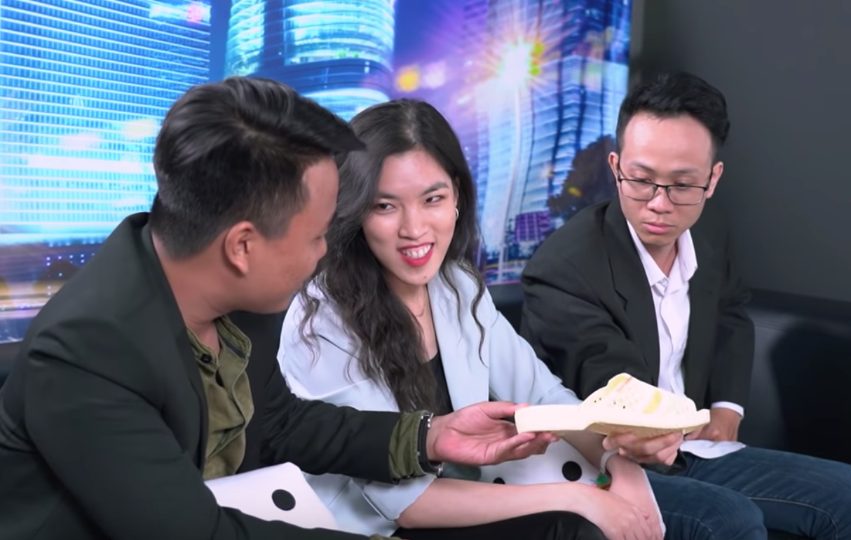 Cười bò với màn gọi vốn 3 tỷ, khởi nghiệp bán dép tổ ong lầy lội của PewPew ở FishTank - Ảnh 4. Cười bò với màn gọi vốn 3 tỷ, khởi nghiệp bán dép tổ ong lầy lội của PewPew ở FishTank - Ảnh 4.