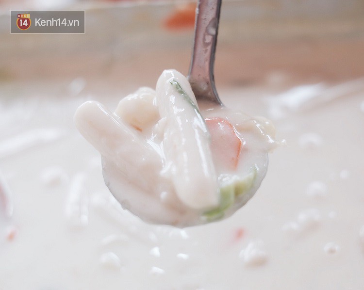 Sài Gòn: Hội không ăn cay rất thích điều này - xuất hiện tokbokki sữa cực lạ miệng nhé! - Ảnh 3. Sài Gòn: Hội không ăn cay rất thích điều này - xuất hiện tokbokki sữa cực lạ miệng nhé! - Ảnh 3.