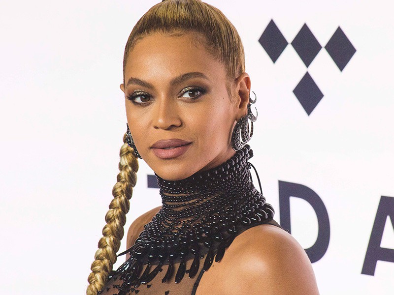 Từ No.35 vụt lên No.3 Hot 100, đây là hit giúp Bruno Mars san bằng kỷ lục với Mariah Carey và Beyoncé - Ảnh 3.