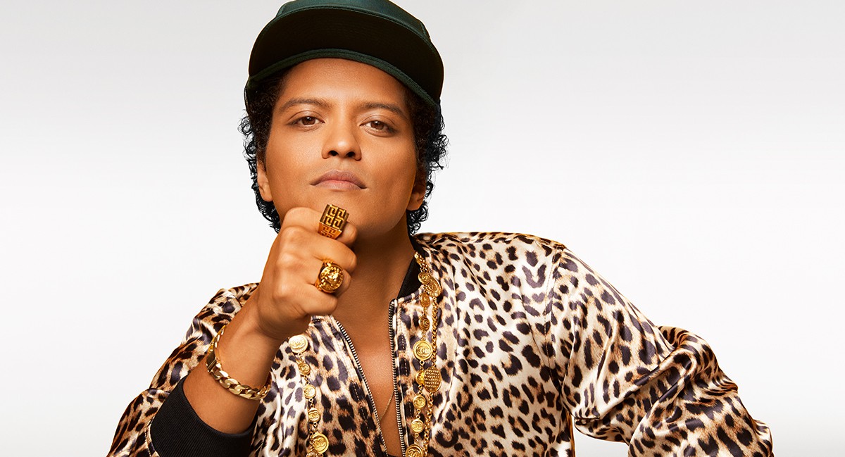 Từ No.35 vụt lên No.3 Hot 100, đây là hit giúp Bruno Mars san bằng kỷ lục với Mariah Carey và Beyoncé - Ảnh 4.