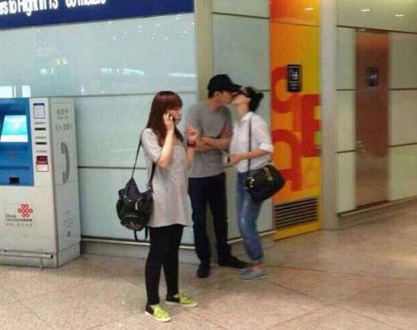 Triệu Hựu Đình - Cao Viên Viên: Cưới nhau 3 năm vẫn dính nhau như sam giống thuở mới yêu - Ảnh 15. Triệu Hựu Đình - Cao Viên Viên: Cưới nhau 3 năm vẫn dính nhau như sam giống thuở mới yêu - Ảnh 15.