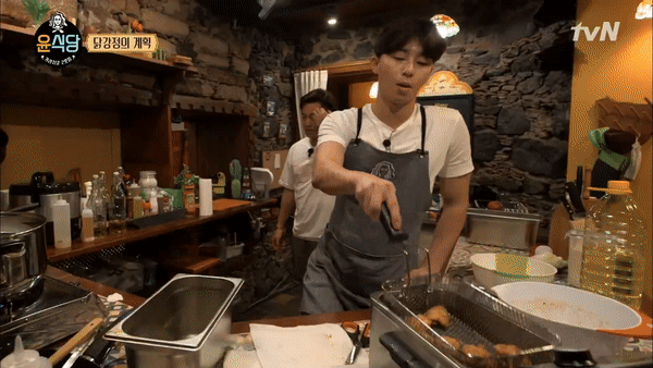 Mỹ nam Park Seo Joon: kh&ocirc;ng chỉ đẹp trai m&agrave; c&ograve;n chi&ecirc;n g&agrave; đi&ecirc;u luyện tr&ecirc;n show truyền h&igrave;nh - Ảnh 2.