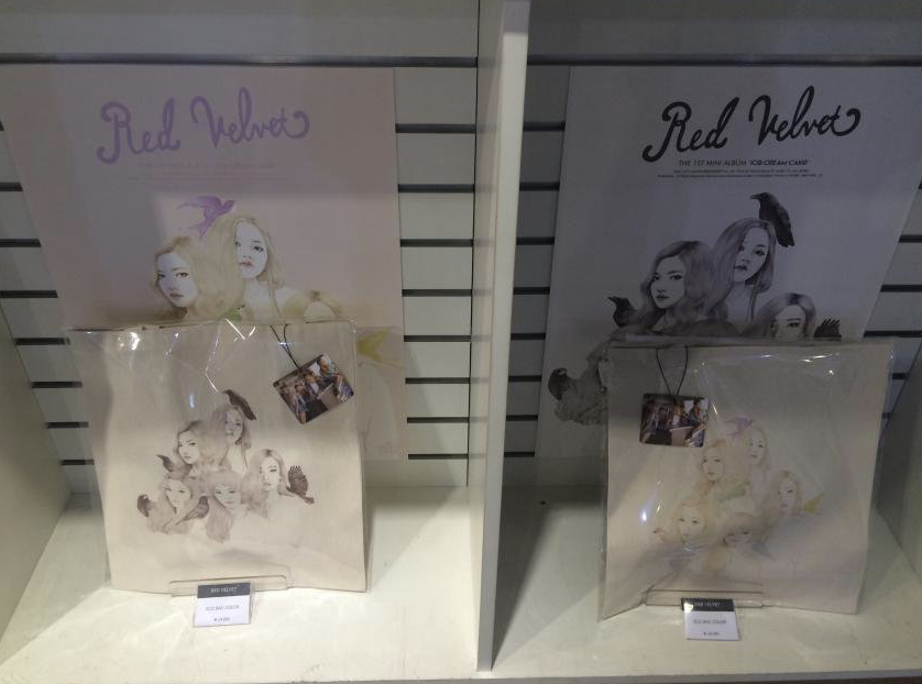 Đẳng cấp là thế, nhưng nữ thần tượng này cũng chỉ diện đi diện lại 1 mẫu túi mà ai cũng có - Ảnh 6.