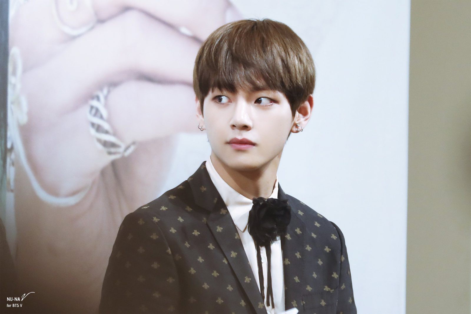 6 idol Hàn cứ dùng thứ gì, thứ ấy sẽ được săn đón khắp nơi - Ảnh 13. 6 idol Hàn cứ dùng thứ gì, thứ ấy sẽ được săn đón khắp nơi - Ảnh 13.