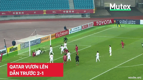 Clip: Zoom lại những phút muốn phát điên của cổ động viên khi xem U23 Việt Nam đá bán kết - Ảnh 8.