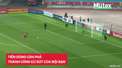 Clip: Zoom lại những phút muốn phát điên của cổ động viên khi xem U23 Việt Nam đá bán kết - Ảnh 12.