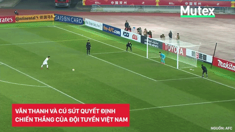 Clip: Zoom lại những ph&uacute;t muốn ph&aacute;t đi&ecirc;n của cổ động vi&ecirc;n khi xem U23 Việt Nam đ&aacute; b&aacute;n kết - Ảnh 14.