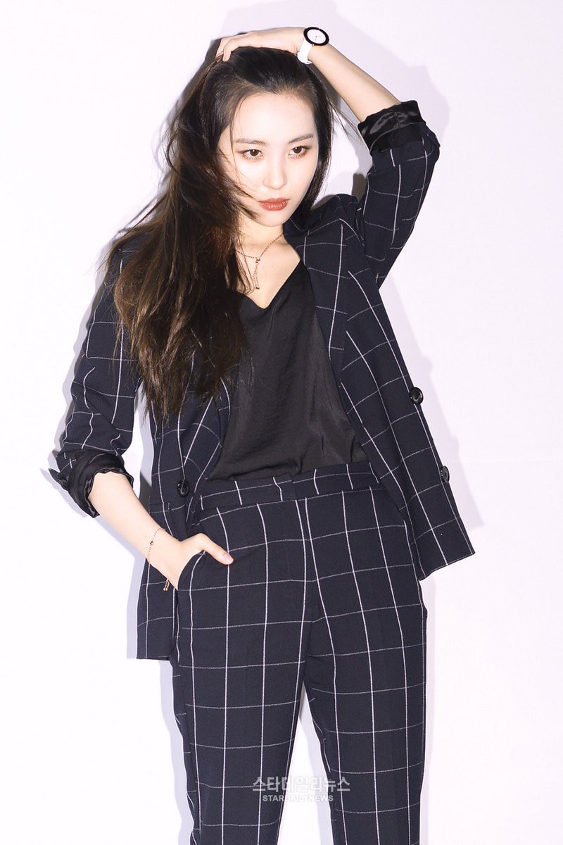 6 idol Hàn cứ dùng thứ gì, thứ ấy sẽ được săn đón khắp nơi - Ảnh 10. 6 idol Hàn cứ dùng thứ gì, thứ ấy sẽ được săn đón khắp nơi - Ảnh 10.