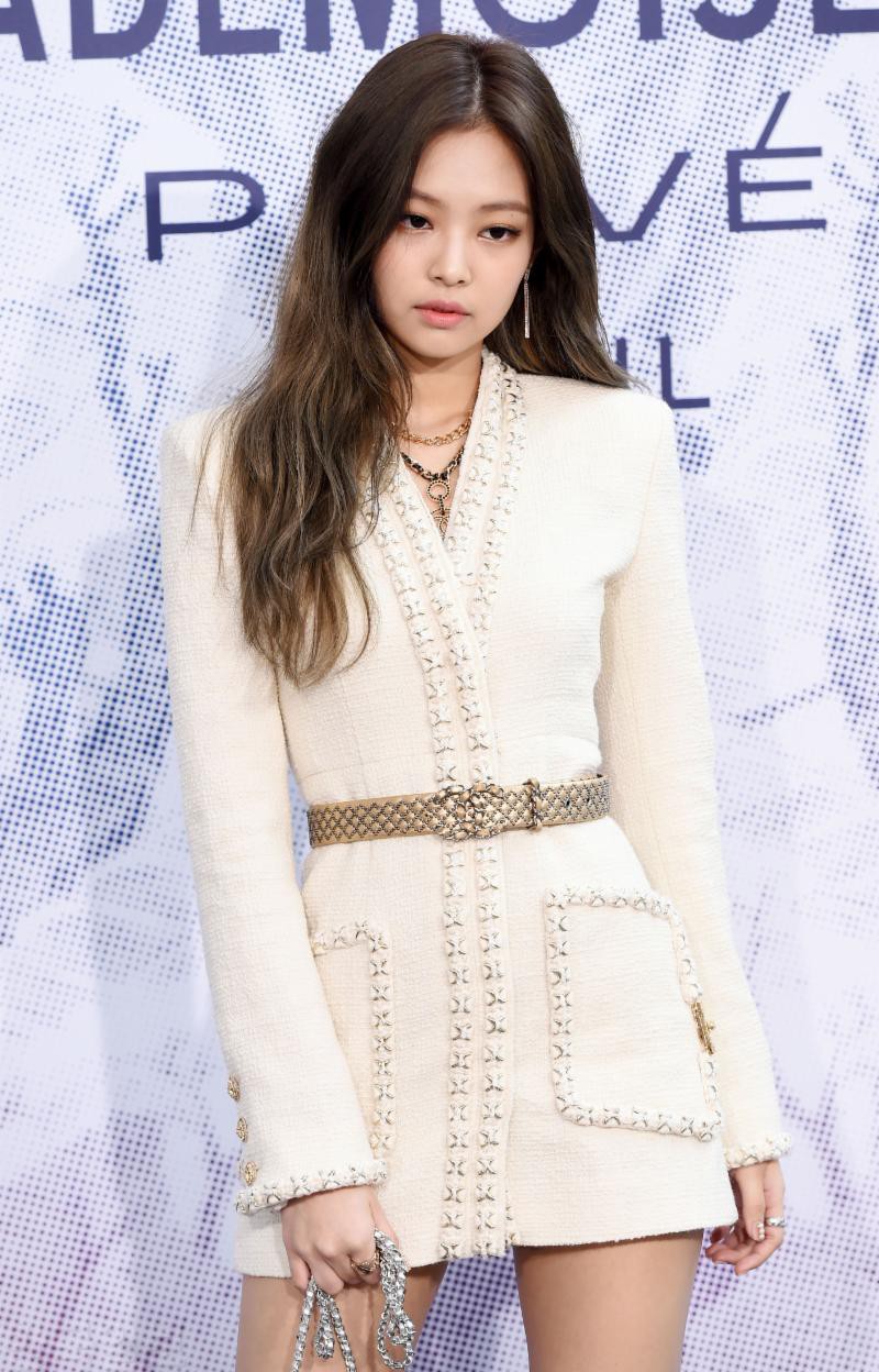 6 idol Hàn cứ dùng thứ gì, thứ ấy sẽ được săn đón khắp nơi - Ảnh 16. 6 idol Hàn cứ dùng thứ gì, thứ ấy sẽ được săn đón khắp nơi - Ảnh 16.