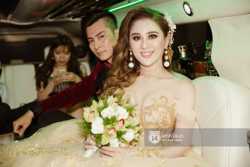 Dàn siêu xe phục vụ cho tiệc cưới của Lâm Khánh Chi và hôn phu kém 8 tuổi - Ảnh 5.