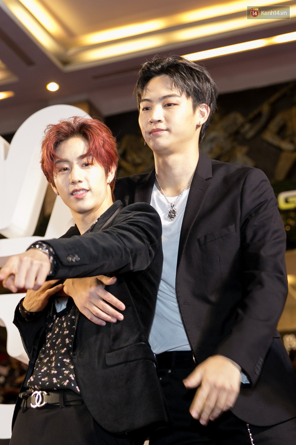Dàn mỹ nam GOT7 khiến thảm đỏ bùng nổ, Chi Pu diện đầm hở bạo khoe vòng 1 căng đầy bên dàn sao Việt - Ảnh 4.