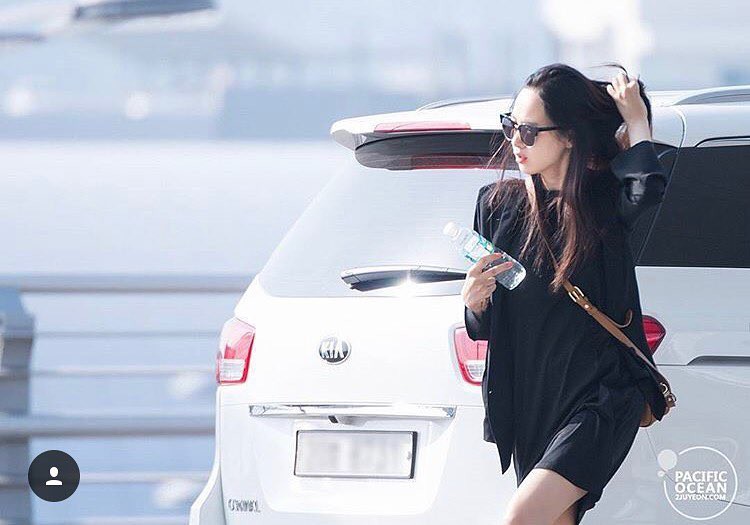 Là bạn gái G-Dragon nhưng Lee Joo Yeon chỉ trung thành với đồ basic thôi - Ảnh 13.