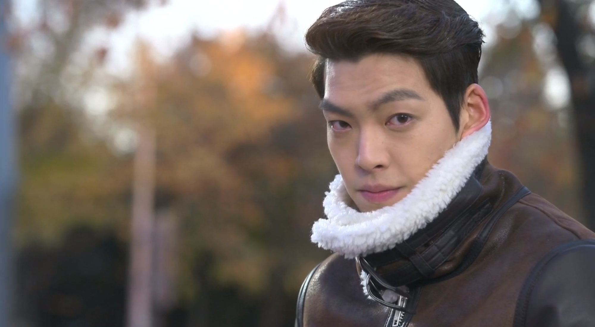 The Heirs hết từ lâu rồi nhưng giờ áo khoác của Choi Young Do lại hot quá là hot - Ảnh 1. The Heirs hết từ lâu rồi nhưng giờ áo khoác của Choi Young Do lại hot quá là hot - Ảnh 1.