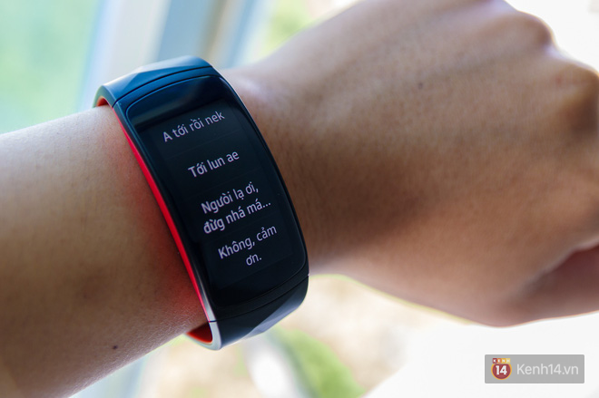 Kh&ocirc;ng chỉ để theo d&otilde;i sức khỏe, Gear Fit2 Pro c&ograve;n nhiều t&aacute;c dụng hay ho hơn nữa - Ảnh 4.