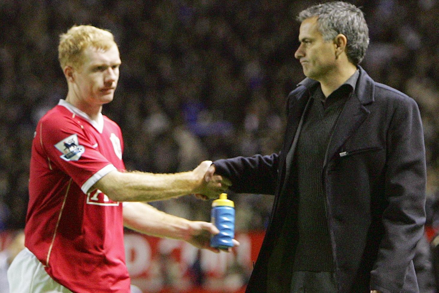 Đối đầu với Scholes, phần thua thiệt sẽ thuộc về Mourinho - Ảnh 1.