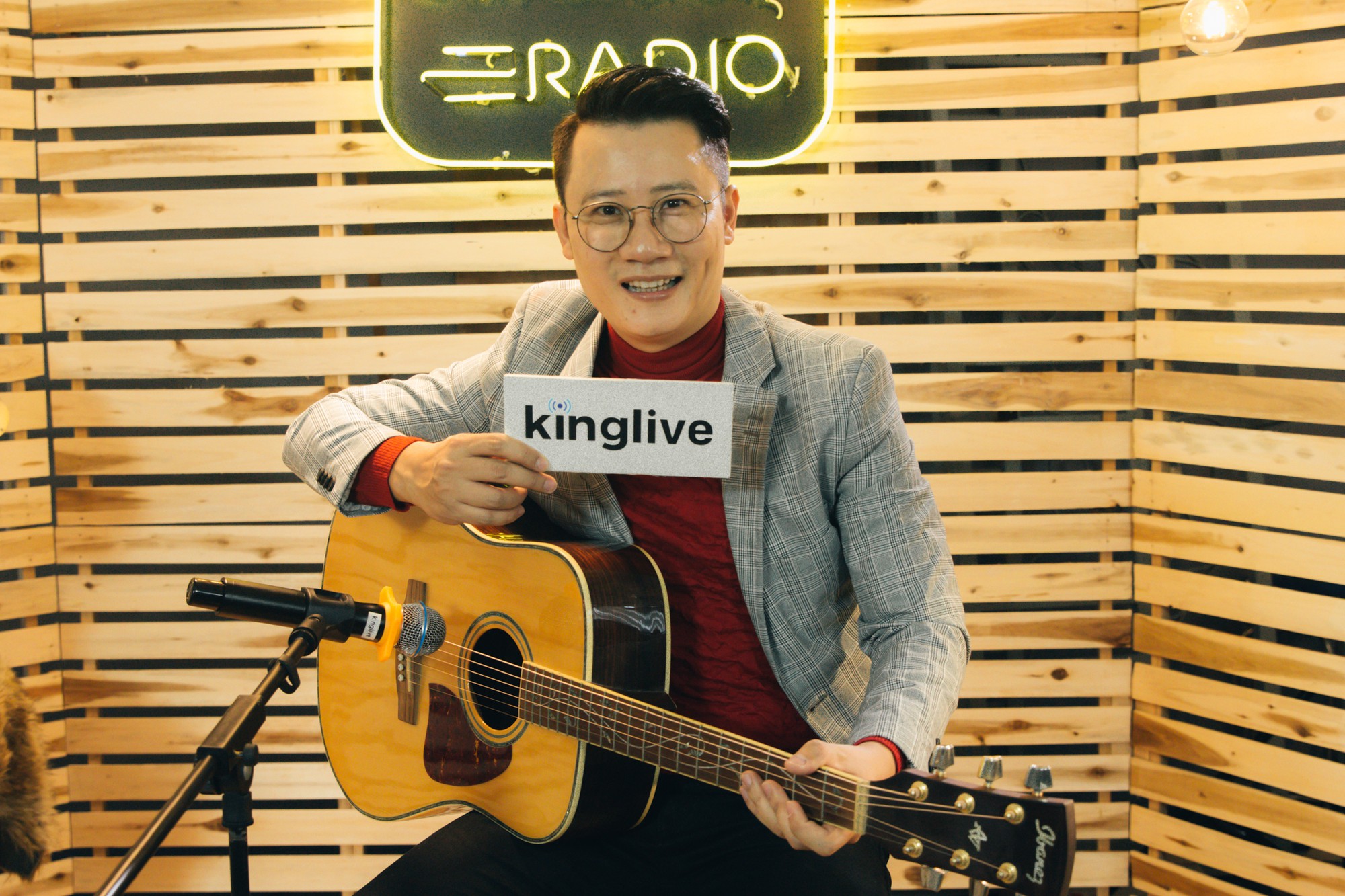 Ho&agrave;ng B&aacute;ch: &ldquo;L&uacute;c c&ograve;n ở AC&M, b&ecirc;n ngo&agrave;i ch&uacute;ng t&ocirc;i kh&ocirc;ng chơi th&acirc;n nhưng l&agrave;m việc chung rất hiệu quả&rdquo; - Ảnh 1.