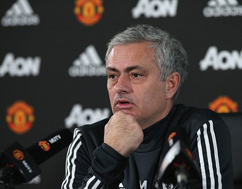 Mourinho: Tôi sống ở khách sạn thì đã sao? Tôi không điên mà chia tay M.U - Ảnh 1.