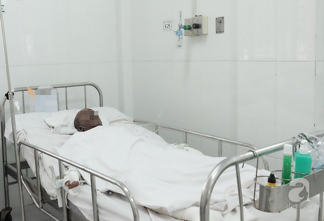 Có 900 trường hợp cấp cứu, 11 người tử vong trong 3 ngày nghỉ Tết Dương lịch tại bệnh viện Chợ Rẫy - Ảnh 2.