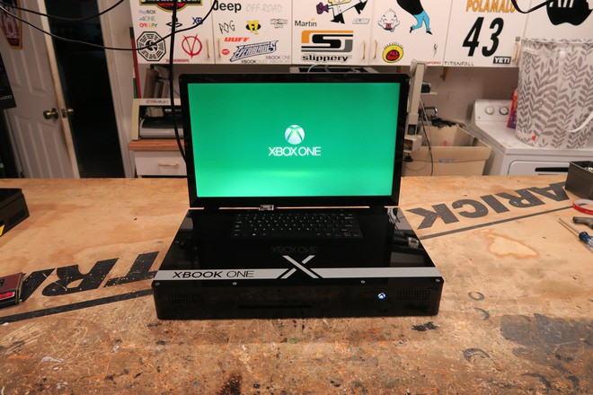Anh ch&agrave;ng hacker n&agrave;y biến Xbox One X th&agrave;nh một chiếc laptop độc nhất v&ocirc; nhị c&oacute; gi&aacute; 2.500 USD - Ảnh 1.