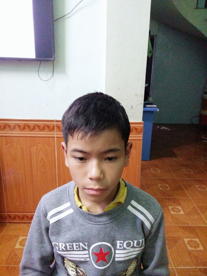 Phụ huynh tố thầy gi&aacute;o đ&aacute;nh li&ecirc;n tiếp v&agrave;o mặt học sinh trước giờ thi - Ảnh 1.