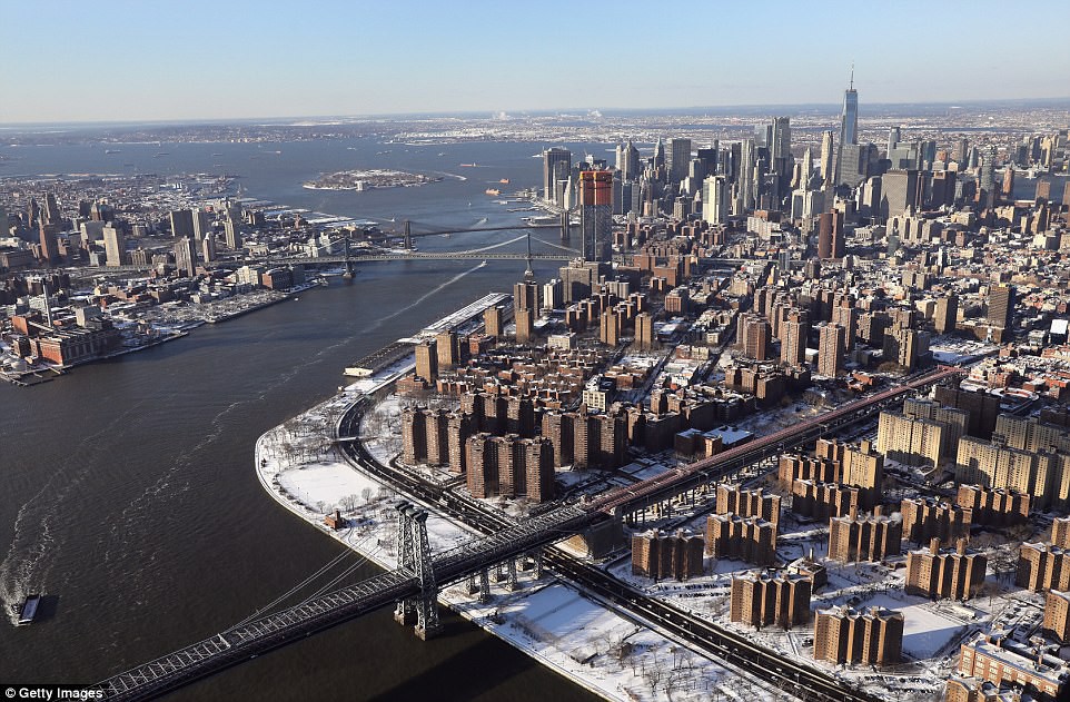 Sau trận bão tuyết kinh hoàng, thành phố New York hoang tàn, ảm đạm như trong phim Ngày Tận Thế - Ảnh 1.