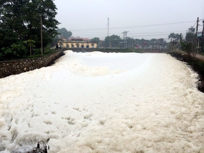 Lượng amoni tại sông tuyết Hà Nam vượt 70 lần cho phép - Ảnh 1.