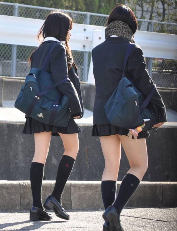 Phụ huynh Nhật Bản phẫn nộ vì nội quy cấm nữ sinh mặc quần bên trong váy  ngắn khi trời lạnh  Tạp chí SaoStar