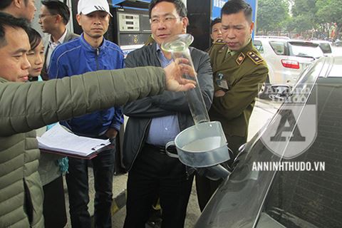 Nóng: Petrolimex được giải oan, khách hàng công nhận bình xăng ôtô 70l ních được 81,9l - Ảnh 2.
