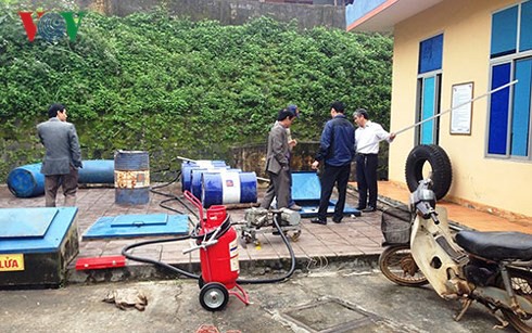 Hàng loạt xe ở Quảng Trị chết máy khi đổ xăng pha nước - Ảnh 1.