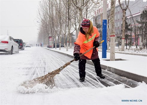 Tuyết rơi dày đặc nhiều nơi trên thế giới - Ảnh 2.