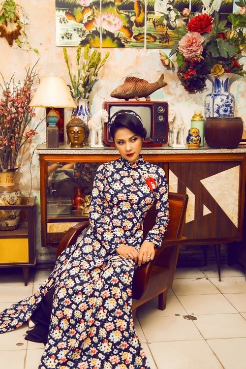 Gần Tết cũng là lúc loạt sao Việt khoe ảnh mặc áo dài xinh lung linh - Ảnh 18. Gần Tết cũng là lúc loạt sao Việt khoe ảnh mặc áo dài xinh lung linh - Ảnh 18.