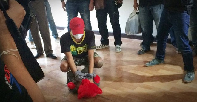 Thái Lan: Bị tiền và ghen tuông làm mờ mắt, chồng siết cổ vợ đến chết rồi cuỗm hết tài sản bỏ trốn - Ảnh 4.