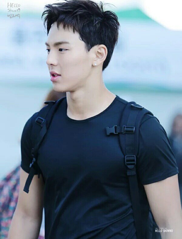 Năm 2018 c&ograve;n chưa qua 1 th&aacute;ng, đ&atilde; c&oacute; đến 4 idol tho&aacute;t m&aacute;c b&igrave;nh hoa di động nhờ show h&aacute;t giấu mặt - Ảnh 7.