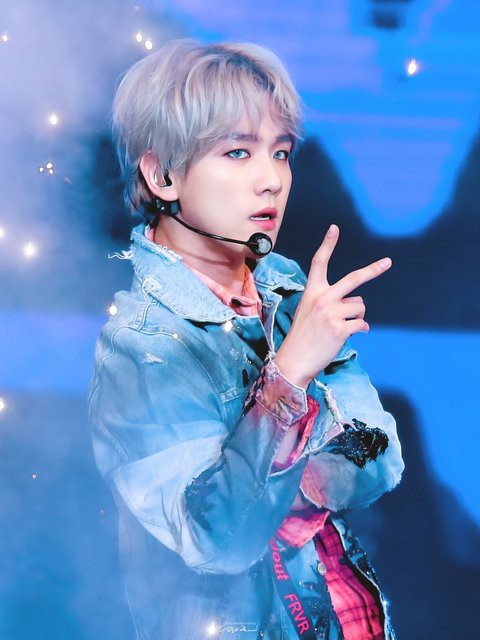 Baekhyun g&acirc;y sốt với nhan sắc ti&ecirc;n tử khi biểu diễn tại Grammy H&agrave;n Quốc - Ảnh 5.