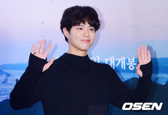 Park Bo Gum và Jung Hae In đụng độ: Fan nữ vừa mất máu, vừa không biết chọn ai đẹp hơn - Ảnh 5.