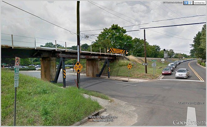 Đây là cây cầu nổi tiếng đã khiến bao chiếc xe tải bị “bào lưng” tại Mỹ - Ảnh 5.